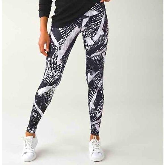 lululemon athletica Pants - Lululemon Wunder Under Pant III *Full-On Luon